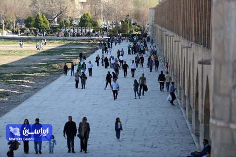 مسافران نوروزی در اماکن گردشگری اصفهان