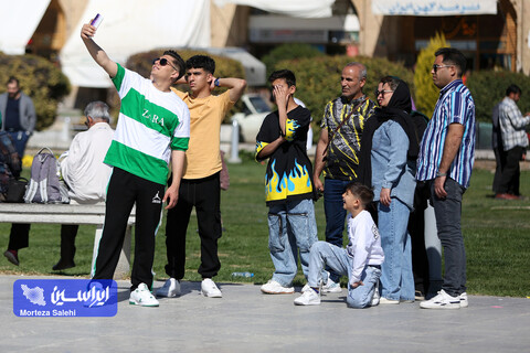 مسافران نوروزی در میدان نقش جهان اصفهان