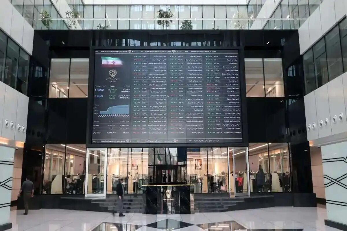 رشد بورس در هفته اول فروردین با وجود ارزش پایین معاملات خرد