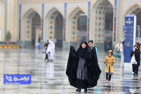 بارش باران در حرم مطهر رضوی