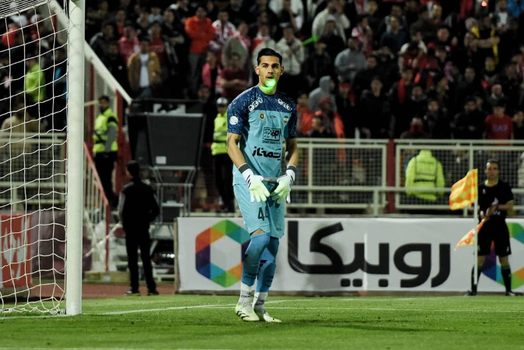 لیزراندازهای تراکتور هم مانع کلین‌شیت دروازه‌بان سپاهان نشدند