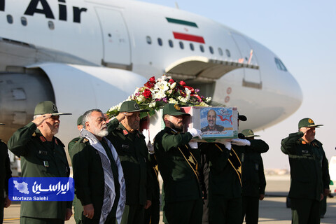 استقبال از پیکر مطهر سردار شهید زاهدی در فرودگاه اصفهان