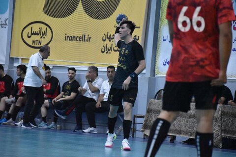 برتری گیتی‌پسند مقابل پرواز