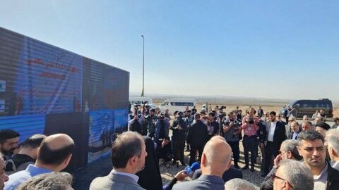 طرح تکمیل آبرسانی به گرمسار و نیروگاه تجدید پذیر خورشیدی بهره برداری شد