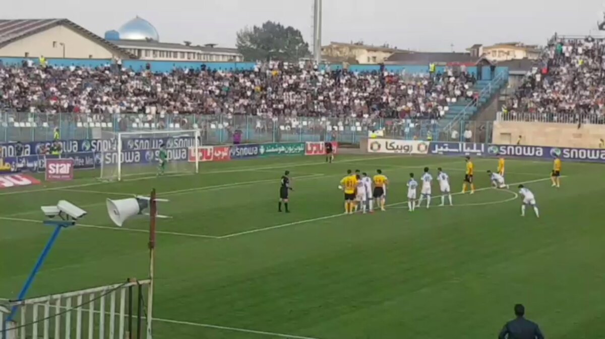 گل اول سپاهان توسط شهریار مغانلو از زاویه جایگاه خبرنگاران ورزشگاه قایقران
