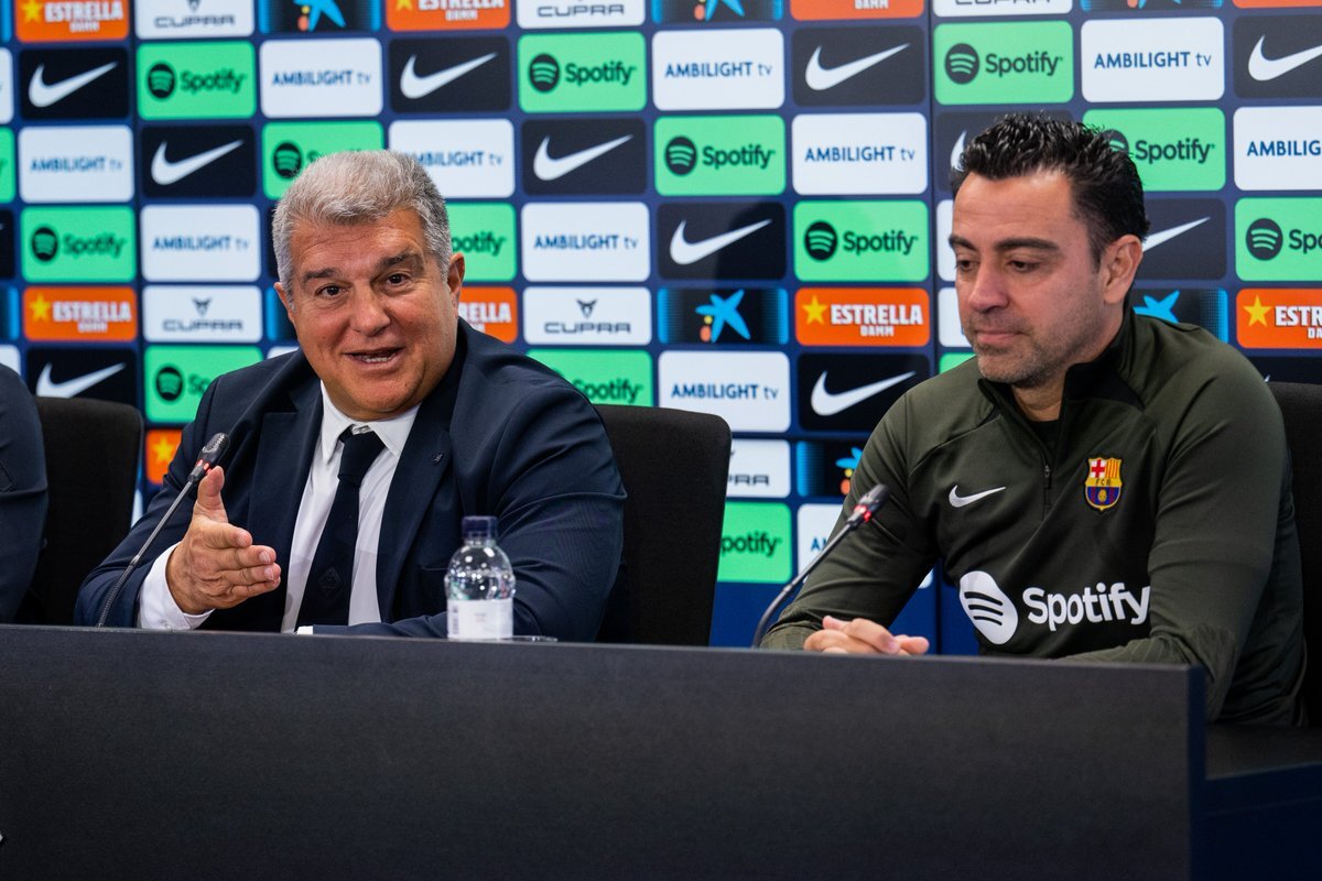 ژاوی تبدیل به بمب خبری دنیای فوتبال شد/ او در بارسلونا ماند!