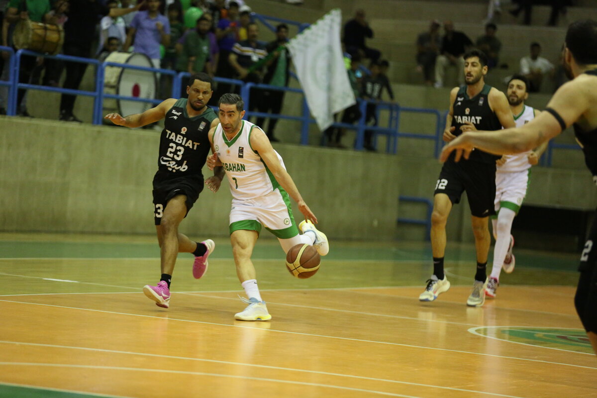 لغزش ذوب‌آهن در مسیر فینال