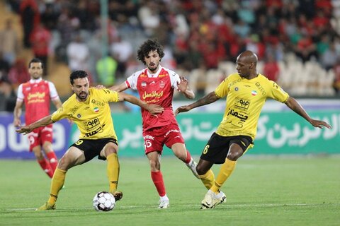 نورافکن: سپاهان قهرمان واقعی لیگ است