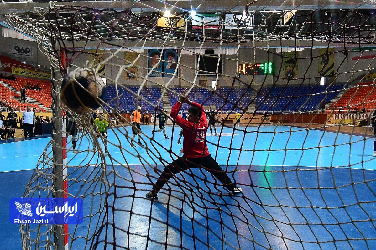 ربیع: ناظران بازی‌ها در مسابقه دخالت می‌کنند