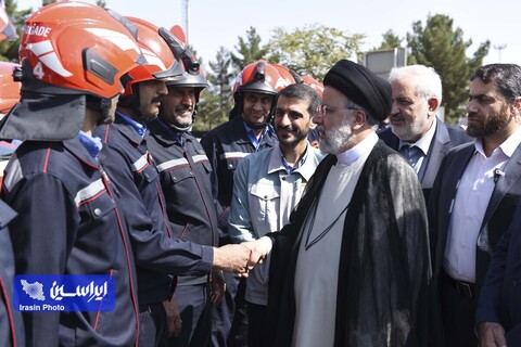 تصاویری ماندگار از حضور شهید آیت الله سید ابراهیم رئیسی در فولاد مبارکه