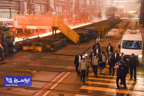 بازدید رئیسی از فولاد مبارکه
