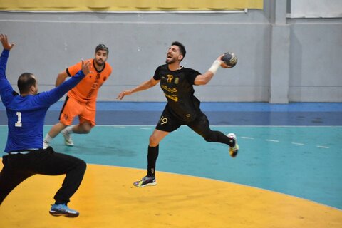 رضا عزتی: برای پیروزی به زمین آمدیم/ مصدومان زیادی این فصل داشتیم