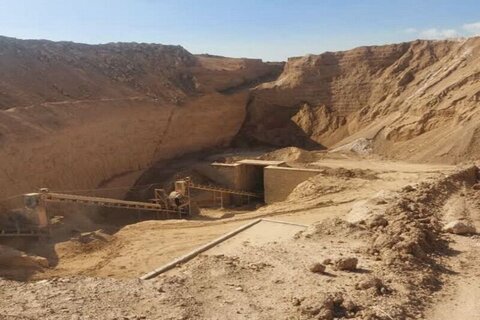 صنعت و معدن در اقتصاد مقاومتی جایگاه برجسته‌ای دارد