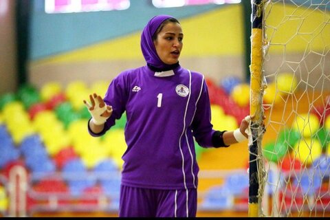 مبلغ قرارداد فوتسال بانوان در فصلی که گذشت افت داشت/ امیدوارم تیم‌های فوتسال بانوان در اصفهان حفظ شوند