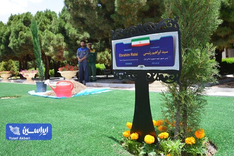 بازدید وزیر امور اقتصادی و دارایی از خطوط تولید و طرح های توسعه فولاد مبارکه