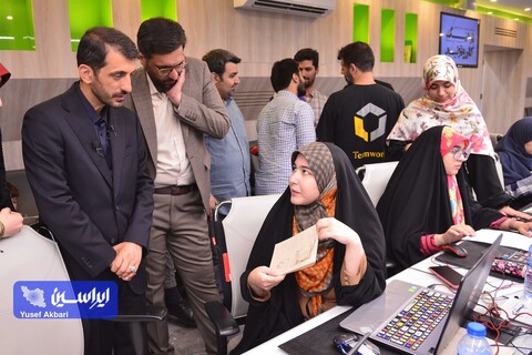 حضور مدیرعامل فولاد مبارکه در سومین روز از رویداد هنری «روایت پیشرفت»