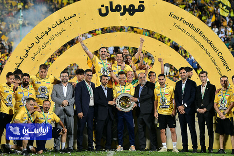 جشن قهرمانی سپاهان در جام حذفی ایران ۱۴۰۳-۱۴۰۲ از دریچه دوربین ایراسین