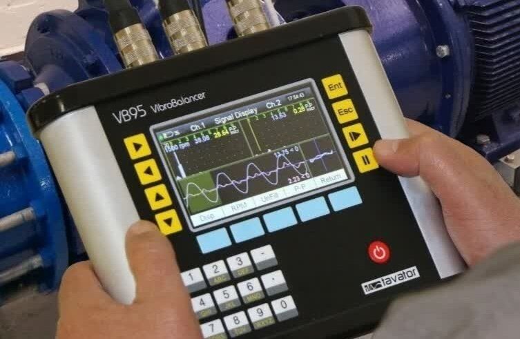 دستگاه آنالایزر ارتعاشات برای نگهداری بهینه ماشین‌آلات دوار صنعتی