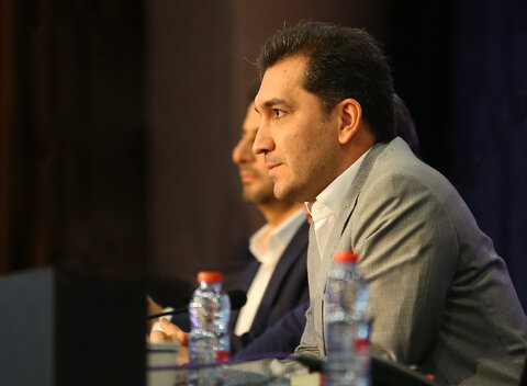 پیگیری عرضه سهام سهامداران آتیه فولاد در بازار سرمایه / ساخت آجر به آجر فولاد مبارکه مرهون تلاش‌ بازنشستگان است