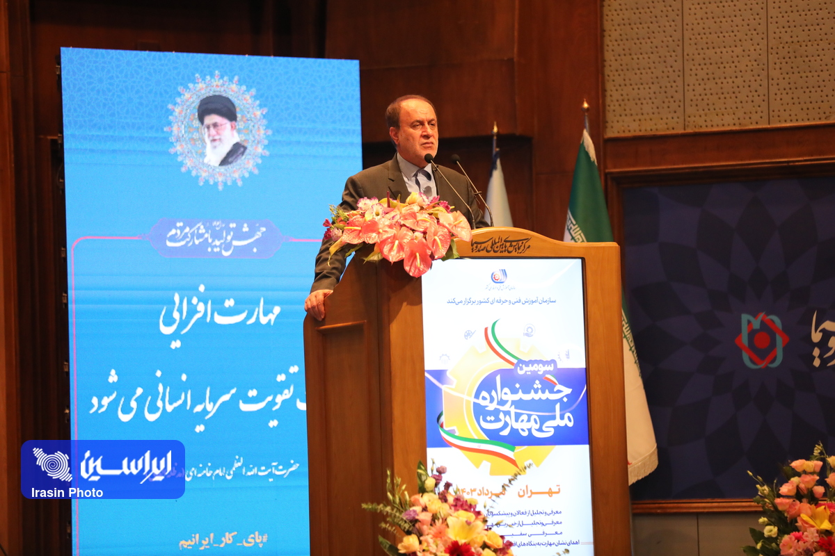 آموزشگاه‌های فنی و حرفه‌ای گسترش یابد