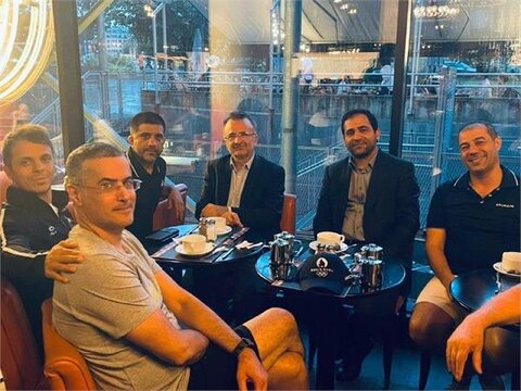 بازدید داورزنی و فیروزی از اردوی تیم ملی کشتی فرنگی در فرانسه