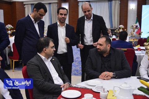 نشست صمیمی شرکت فولاد مبارکه و شرکای کسب و کار عرصه لوازم خانگی