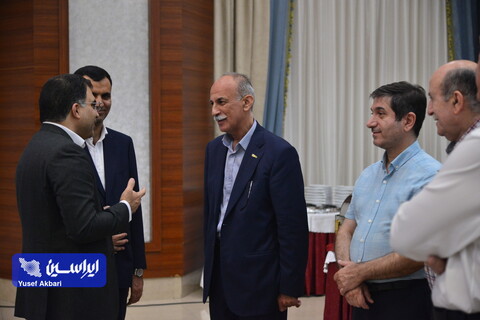 نشست صمیمی شرکت فولاد مبارکه و شرکای کسب و کار عرصه لوازم خانگی