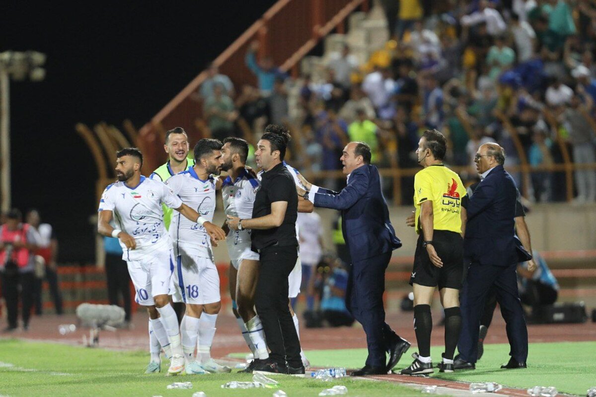 خلاصه بازی شمس آذر - استقلال/ برد آبی‌ها با VAR
