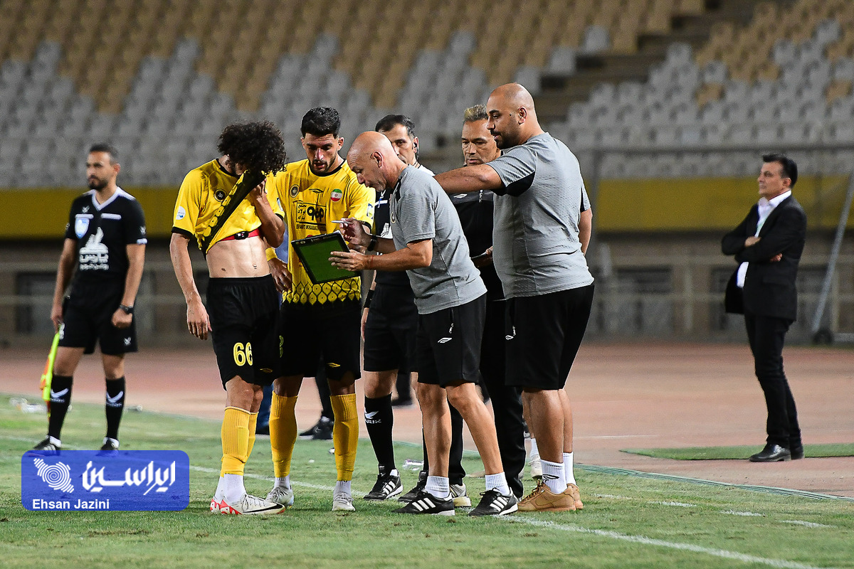 مورایس: به بازیکنان سپاهان تبریک می‌گویم که خواسته خود را تا پایان بازی حفظ کردند