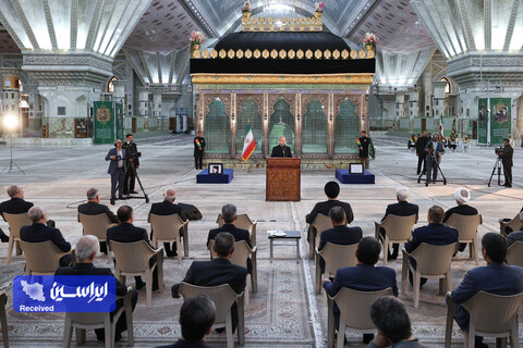 تجدید میثاق رئیس جمهور و اعضای هیئت دولت چهاردهم با آرمان‌های امام راحل