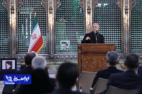 تجدید میثاق رئیس جمهور و اعضای هیئت دولت چهاردهم با آرمان‌های امام راحل