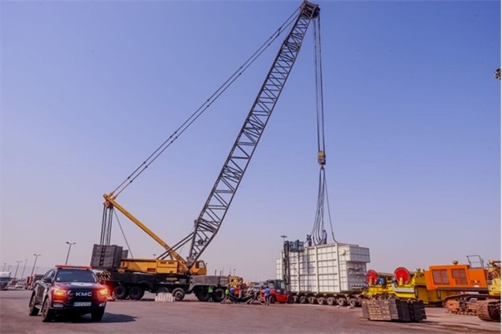 تخلیه و بارگیری کالاهای یخچالی در بنادر غرب هرمزگان ۱۱ درصد افزایش یافت