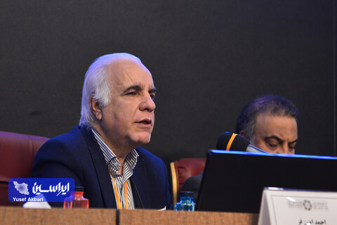 پنل دوم همایش «توسعه متوازن و پایدار صنعت آهن و فولاد ایران»