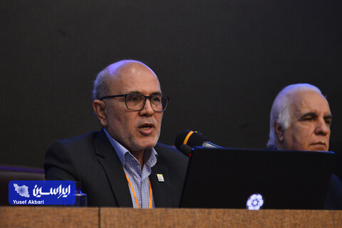 پنل دوم همایش «توسعه متوازن و پایدار صنعت آهن و فولاد ایران»