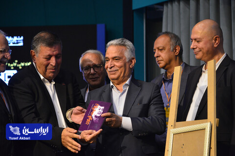 پنل دوم همایش «توسعه متوازن و پایدار صنعت آهن و فولاد ایران»