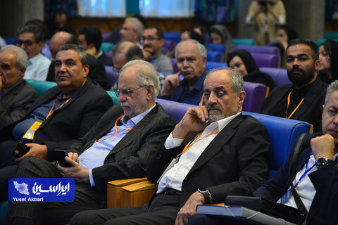 پنل دوم همایش «توسعه متوازن و پایدار صنعت آهن و فولاد ایران»