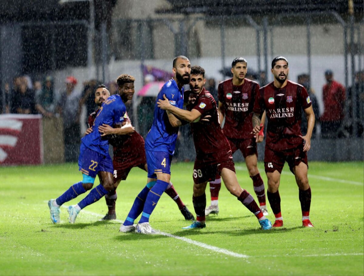 خلاصه بازی نساجی - استقلال/ توقف آبی‌ها زیر باران