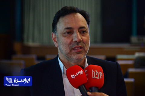 لزوم راه‌اندازی نیروگاه‌های تولید برق خورشیدی در جوار شهرک‌های صنعتی