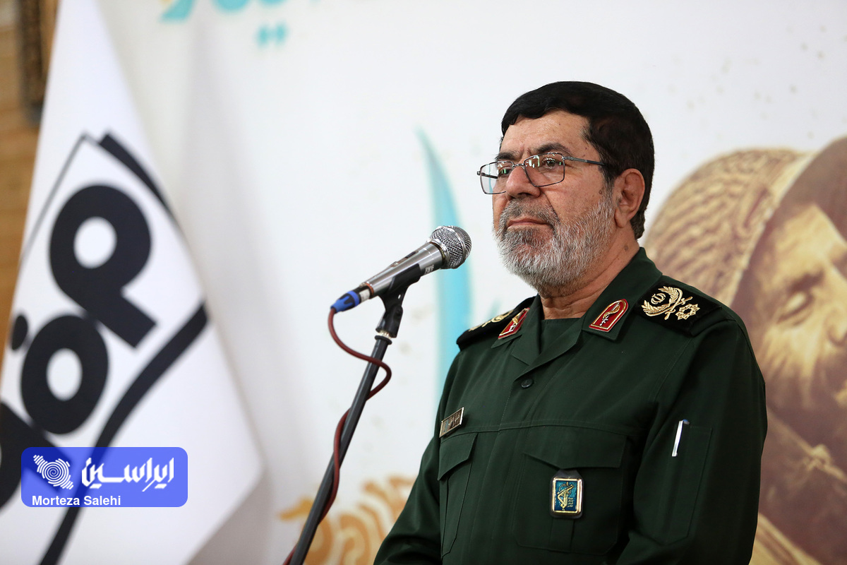  الگوی دفاع مقدس سرمشق مدیران صنایع بزرگ قرار گیرد