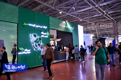 غرفه گروه فولاد مبارکه در سومین روز از نمایشگاه تخصصی انرژی‌های نو و تجدیدپذیر اصفهان