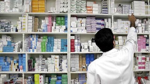 داروخانه‌ها طبق روال معمول در حال ارائه خدمات به مردم هستند