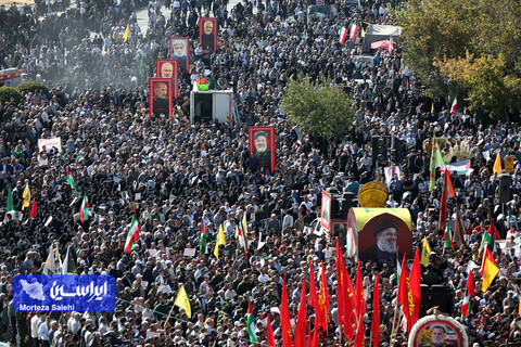 آئین تشییع و خاکسپاری سرلشکر شهید عباس نیلفروشان در اصفهان