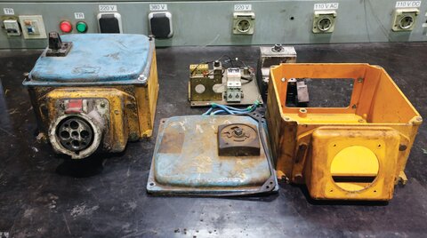 تعمیر سوکت‌باکس‌ها و مالتی باکس‌های فولادمبارکه در تعمیرگاه مرکزی