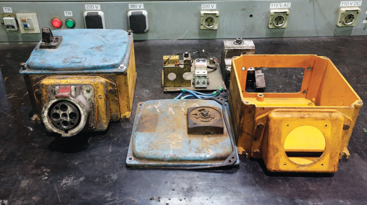 تعمیر سوکت‌باکس‌ها و مالتی باکس‌های فولادمبارکه در تعمیرگاه مرکزی