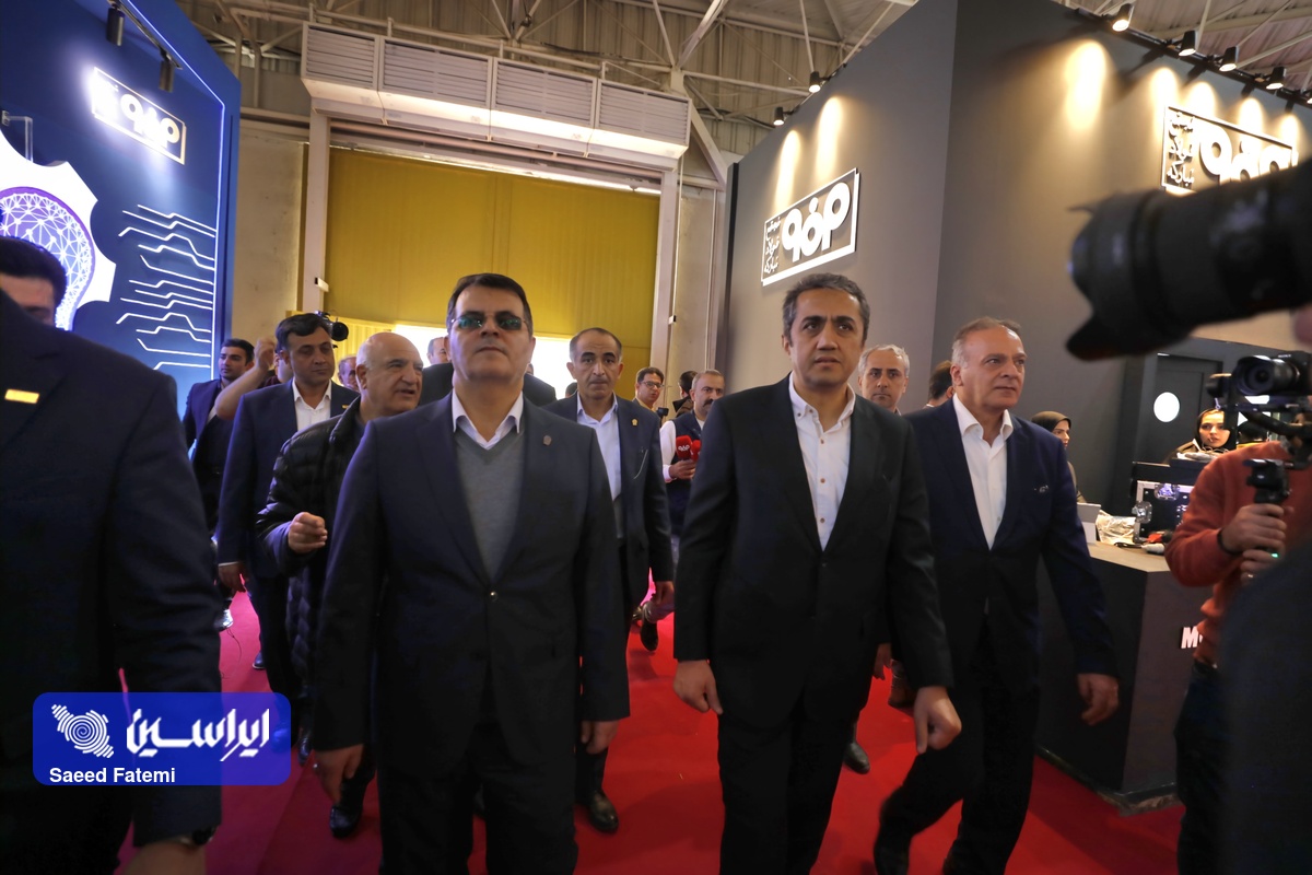 رئیس هیات عامل ایمیدرو از سالن اختصاصی فولاد مبارکه بازدید کرد