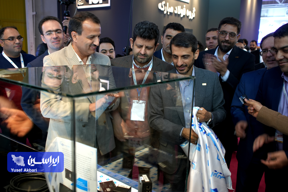 محصول ایریسا آیز(IrisaEYEs) در بیست و یکمین نمایشگاه ایران متافو رونمایی شد