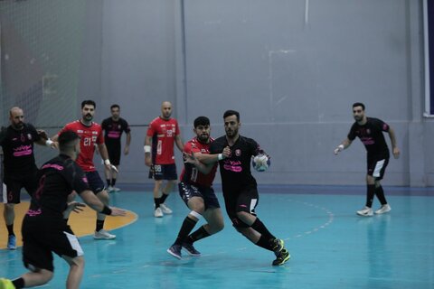 شکست تیم هندبال گیتی‌پسند در روز کلکسیون اشتباهات داوران!