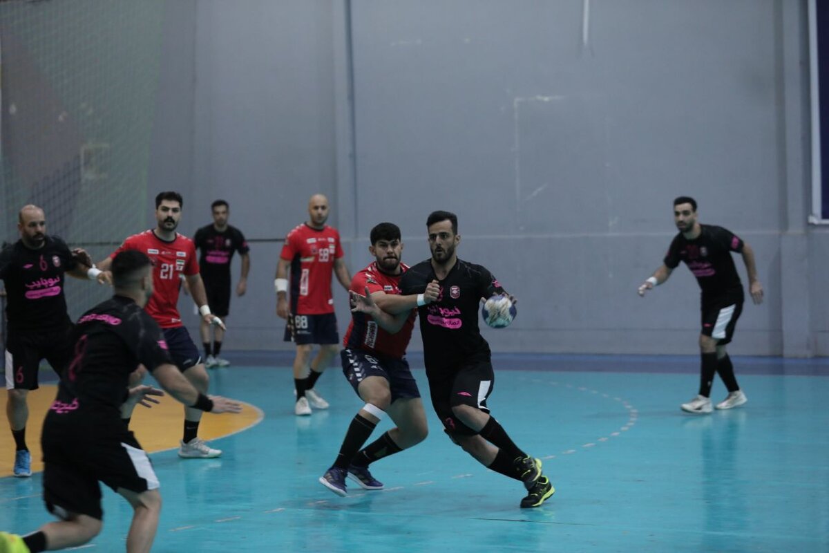 شکست تیم هندبال گیتی‌پسند در روز کلکسیون اشتباهات داوران!