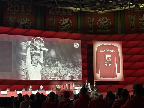 شماره ۵ فرانتس بکن‌باوئر در بایرن مونیخ بایگانی شد