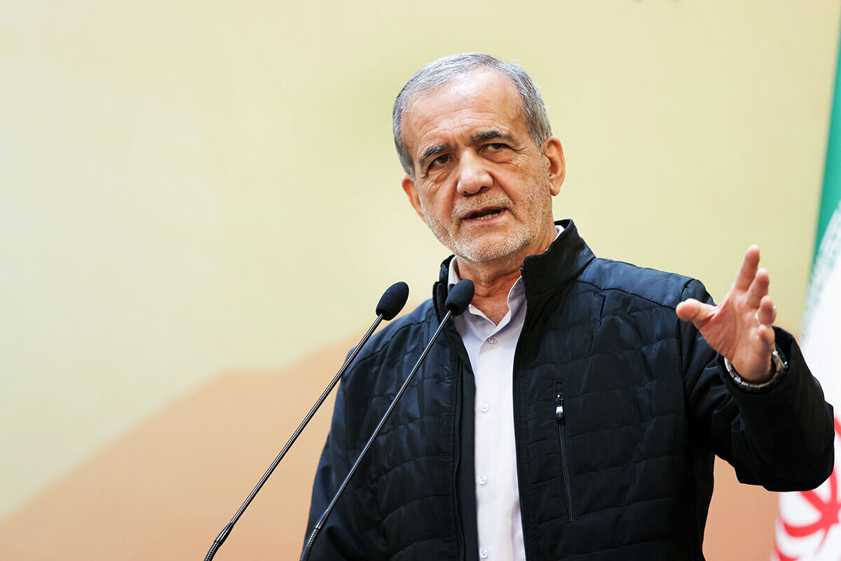 بازدید رئیس جمهور از نمایشگاه ایران ساخت